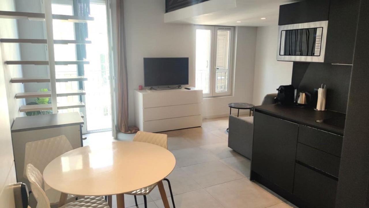 Duplex Balcon Centre 408 *